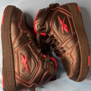 Reebok size 12 black and red kids shoes